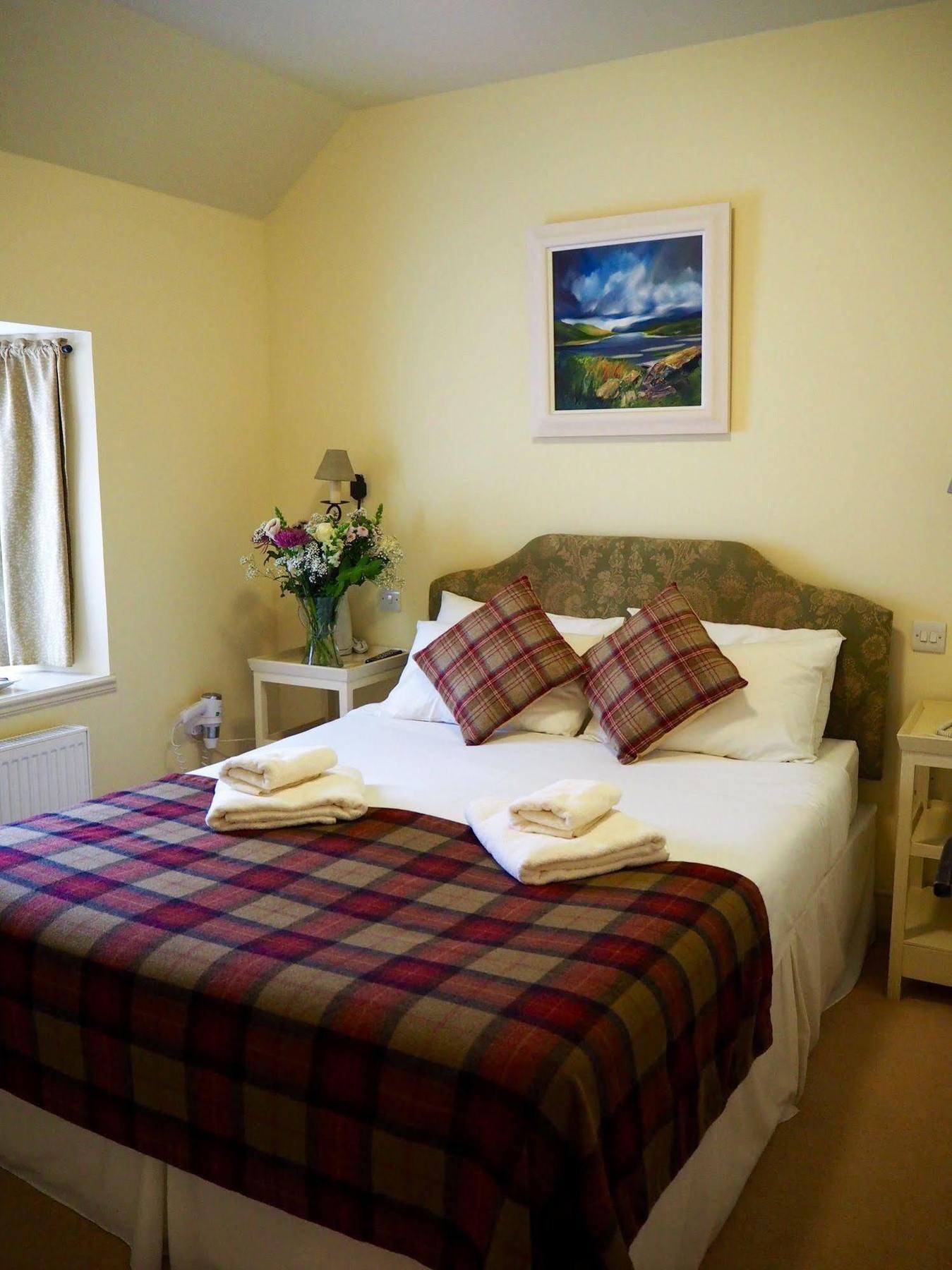 Loch Ness Inn Drumnadrochit Ngoại thất bức ảnh